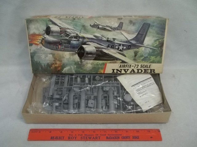 Vint Airfix invader Model Plane MIB