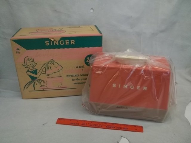 Vintage MIB Singer Sewhandy Jr Sewing Machine
