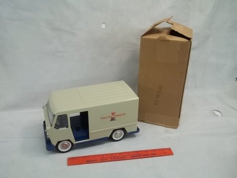 Vintage Buddy L Pressed Steel Toms Peanuts Truck MINT: mint mint condition, very nice