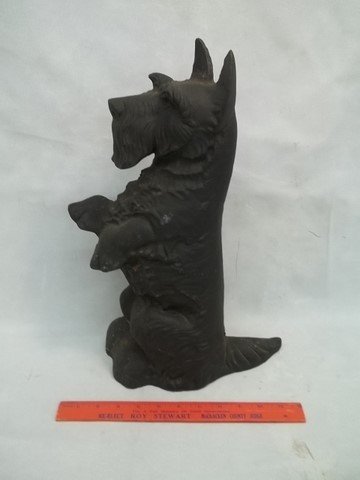 Large Cast Iron Scotty Doorstop: .