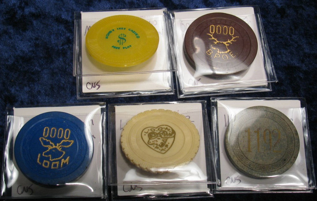 1568. Money Tree Casino $1 Gambling Chip; (2) different: 1568. Money Tree Casino $1 Gambling Chip; (3) different "OOOO" Elk & Moose Lodge Gambling Chips; & Lodge 1192 .25c Gambling Chip.