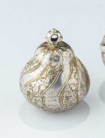 A TRAVELLING SILVER SPICE CONTAINER. Poland, 18th (1 of 1)