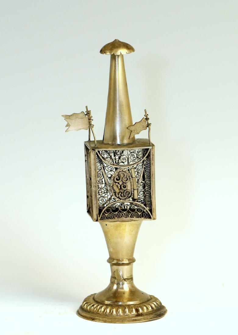 A SILVER SPICE CONTAINER. Berlin, c. 1880. On round (1 of 1)