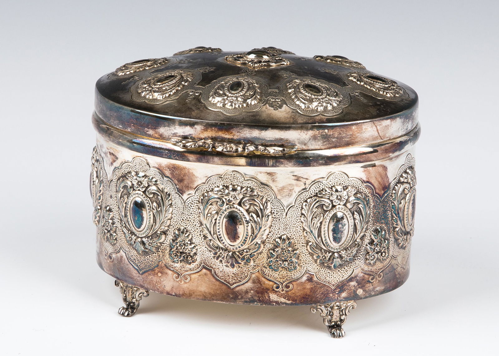 A LARGE STERLING SILVER ETROG BOX BY MASORETT. Israel, (1 of 1)