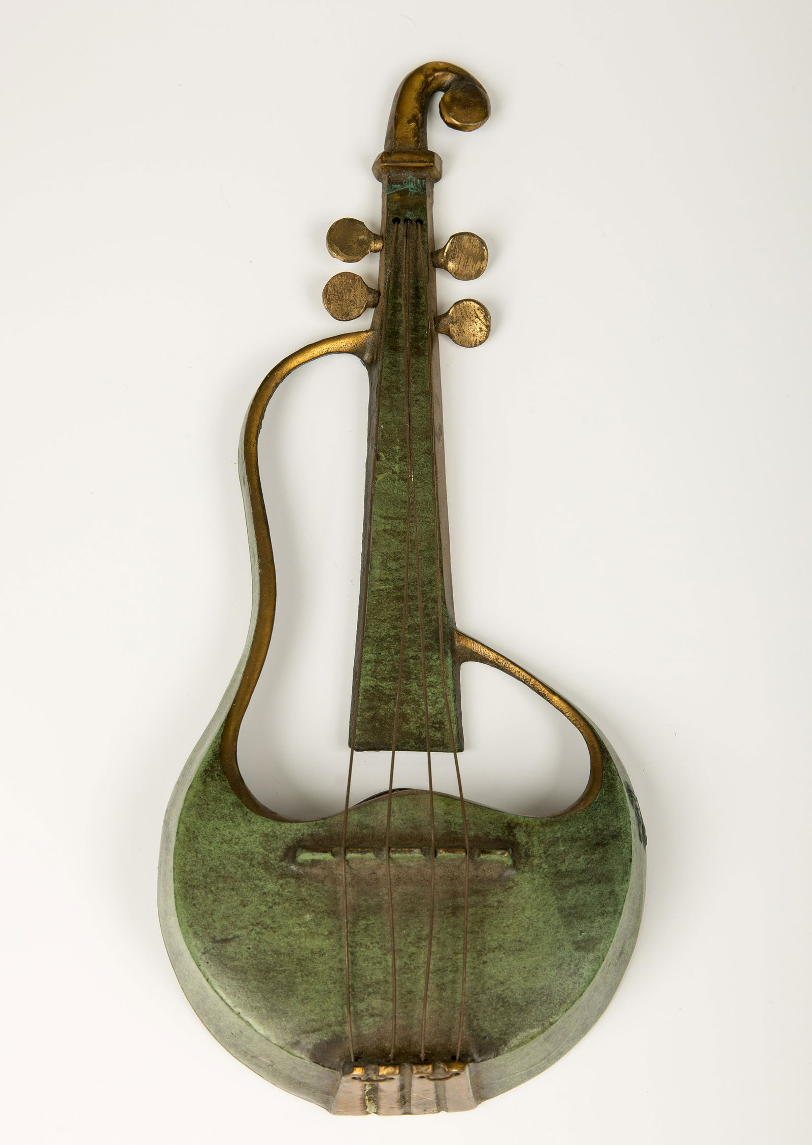 9. AN EARLY ISRAEL GUITAR ORNAMENT. Israel, c. 1950. (1 of 1)