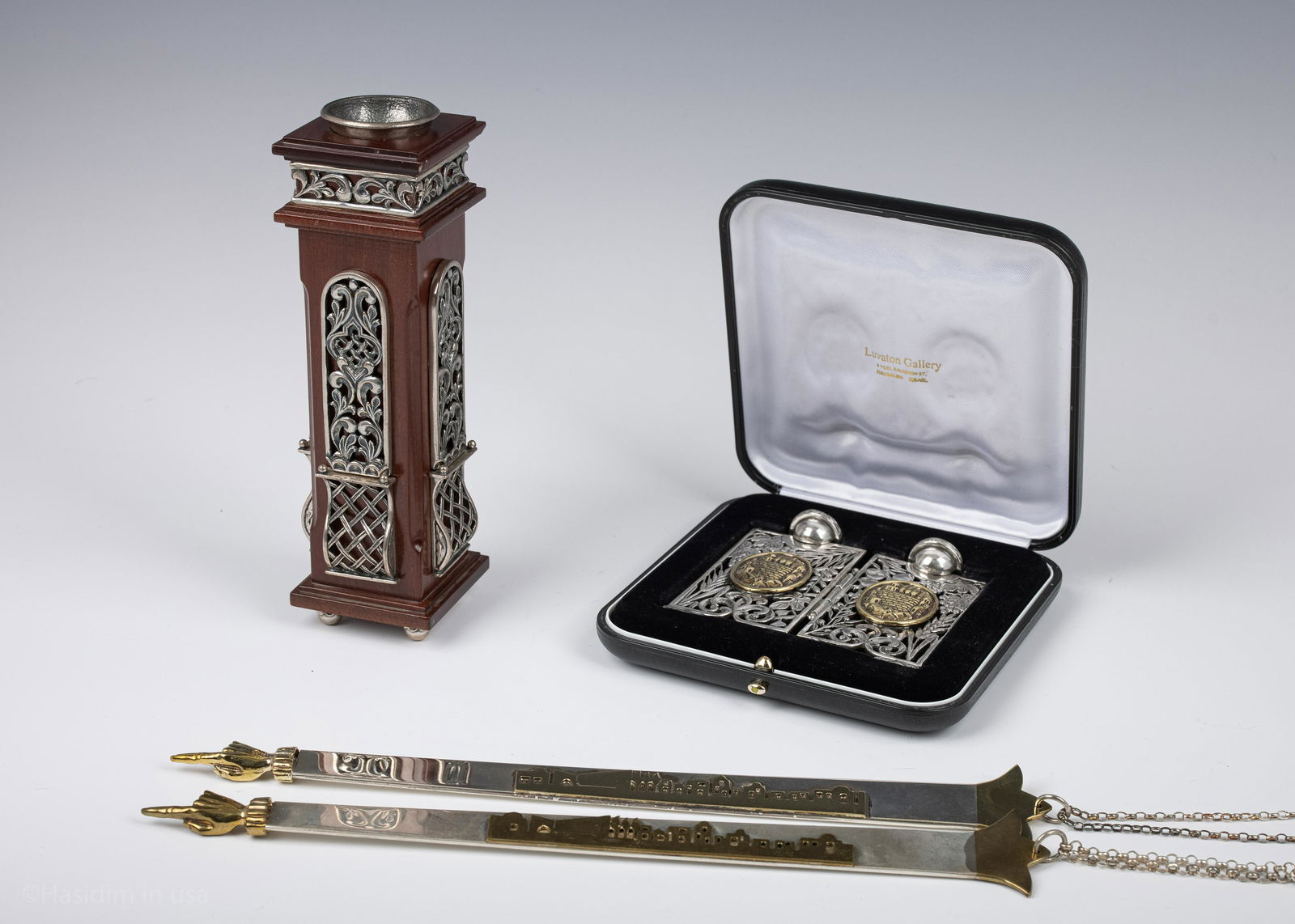 49. TWO JUDAIC ARTICLES FROM LUVATON GALLERY AND TWO (1 of 1)