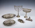 A GROUP OF SIX SILVER ITEMS