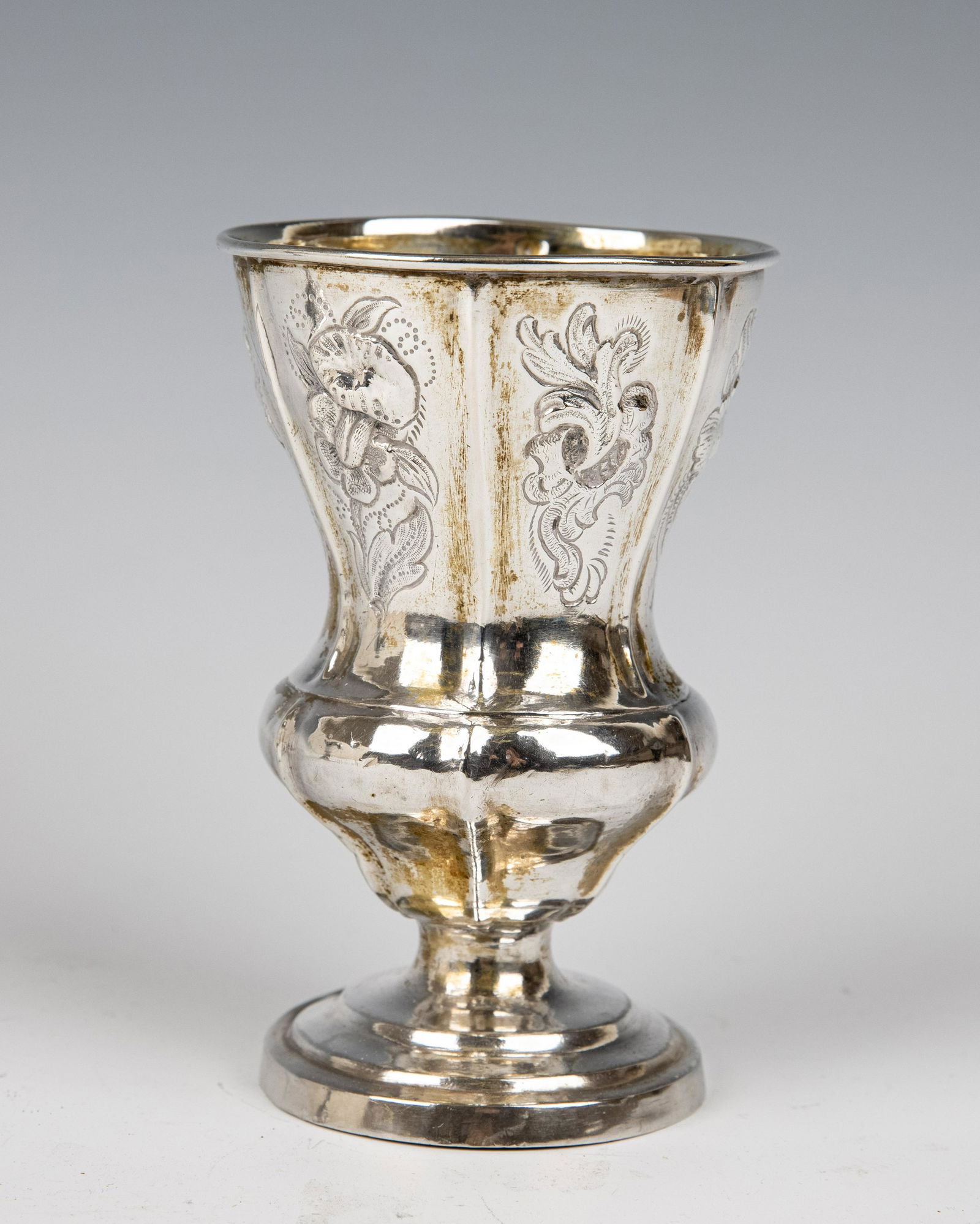 A LARGE SILVER KIDDUSH GOBLET (1 of 1)