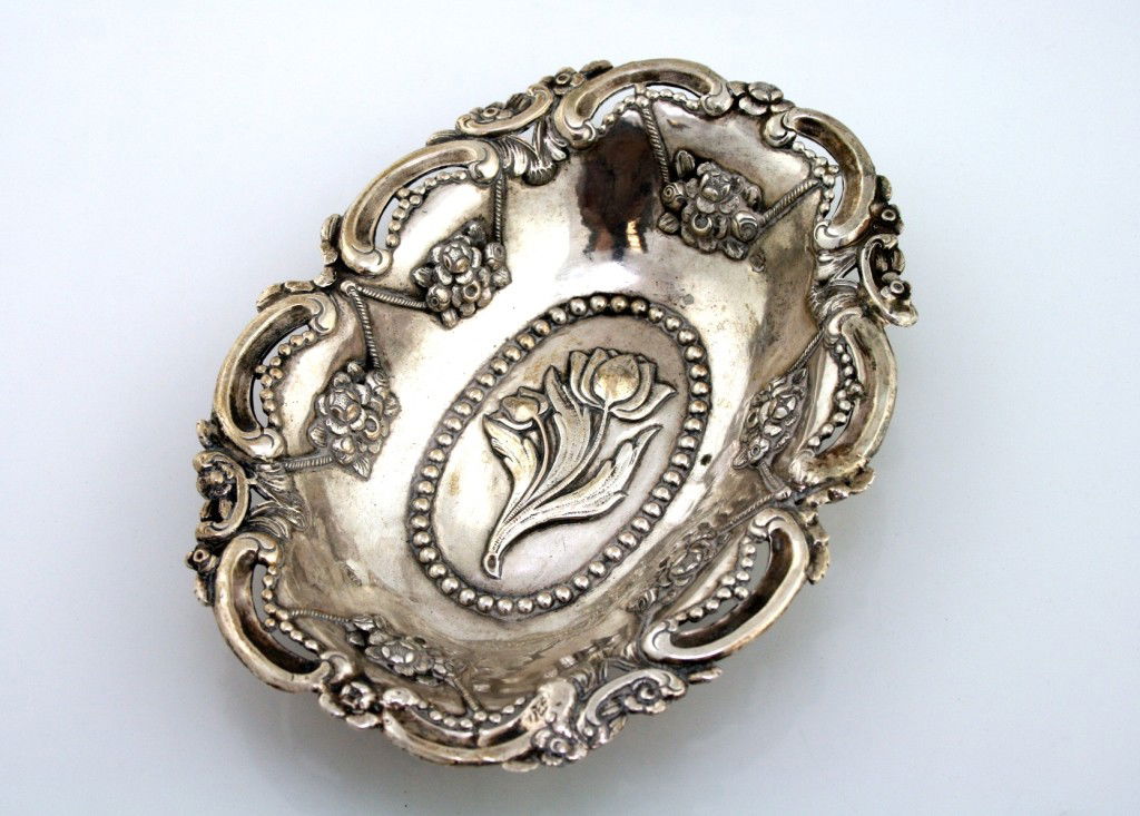 A SILVER DISH. Germany, 18th century. Traditionally: A SILVER DISH. Germany, 18th century. Traditionally used as a charoset tray. Marked. 6.5" wide.