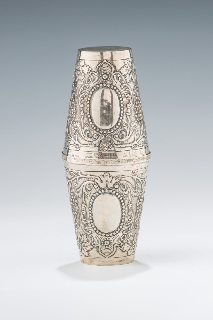 A PAIR OF SILVER WEDDING CUPS (1 of 1)
