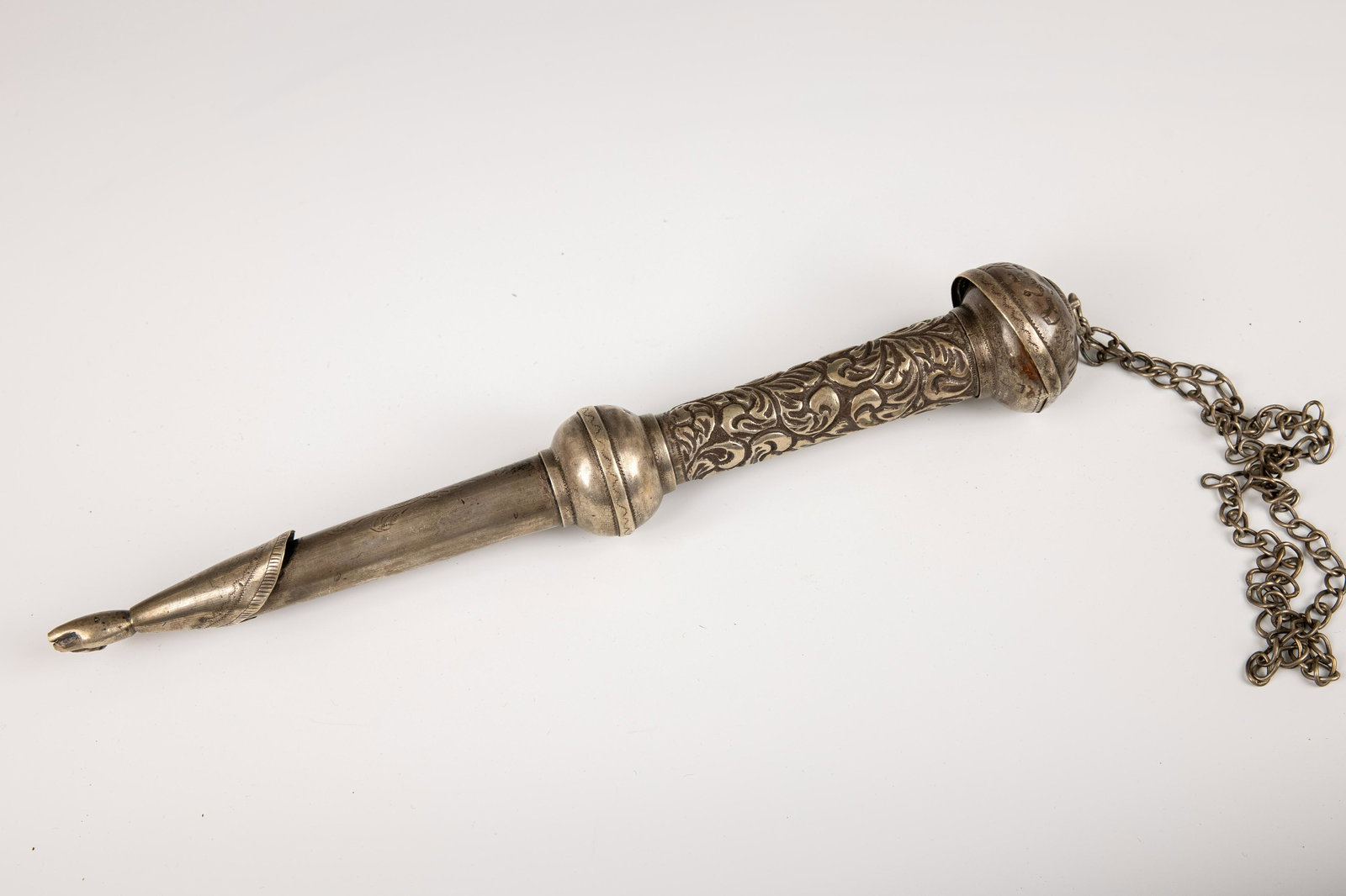 A LARGE AND HEAVY STERLING SILVER TORAH POINTER (1 of 1)