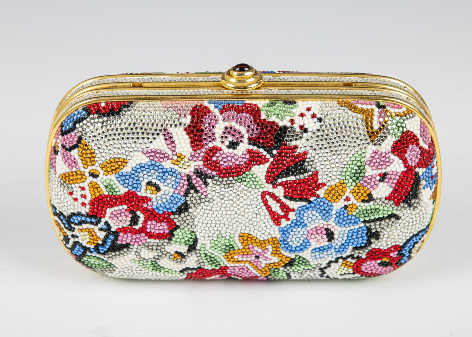 A BEADED HANDBAG BY JUDITH LEIBER (1 of 1)