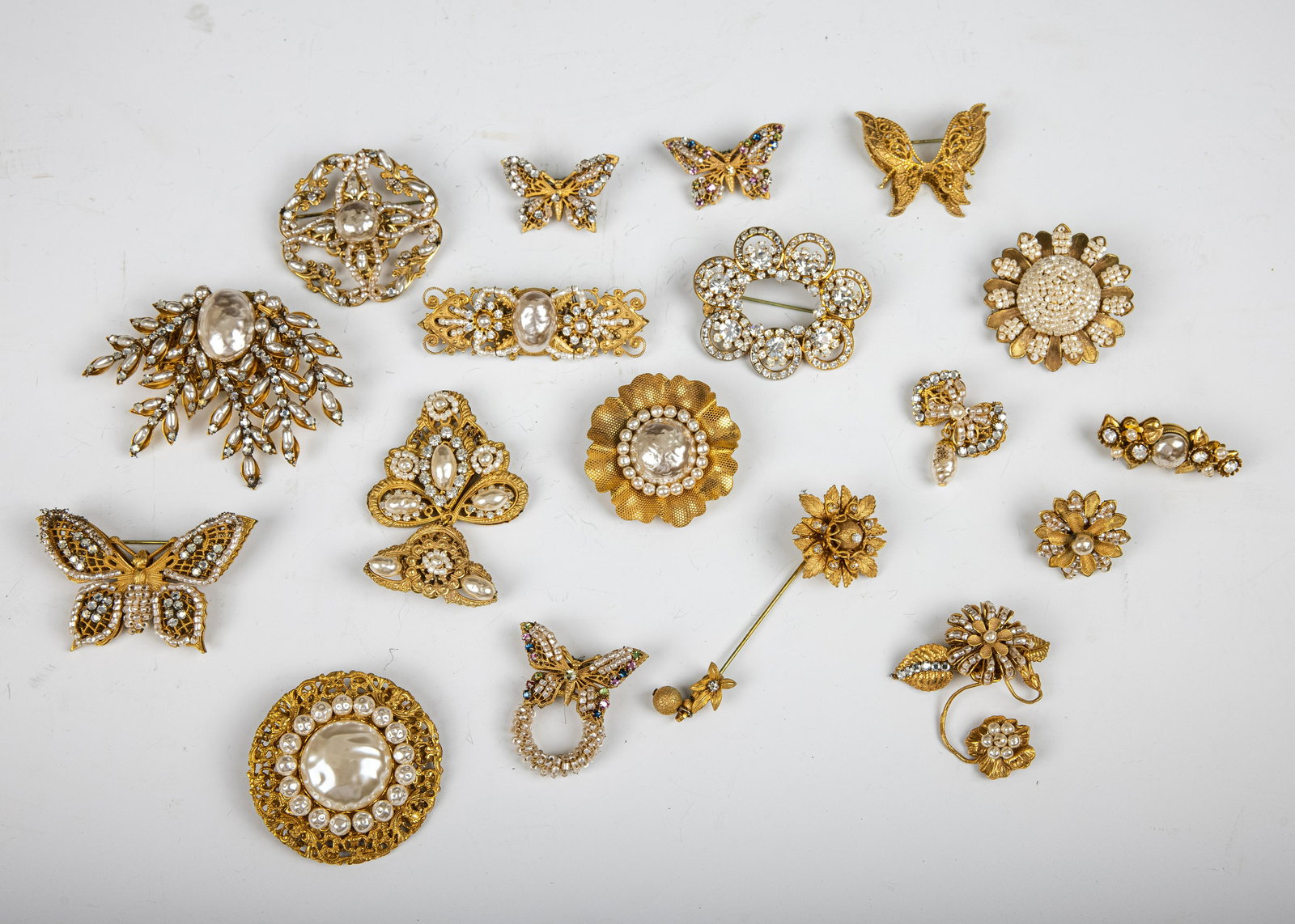 A GROUP OF NINE MAGNIFICENT BROOCHES BY MIRIAM HASKELL Various designs and sizes (1 of 1)