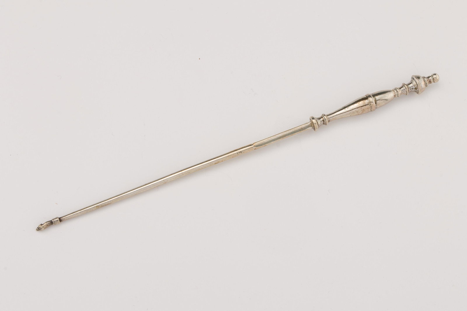 AN EARLY SILVER TORAH POINTER (1 of 1)