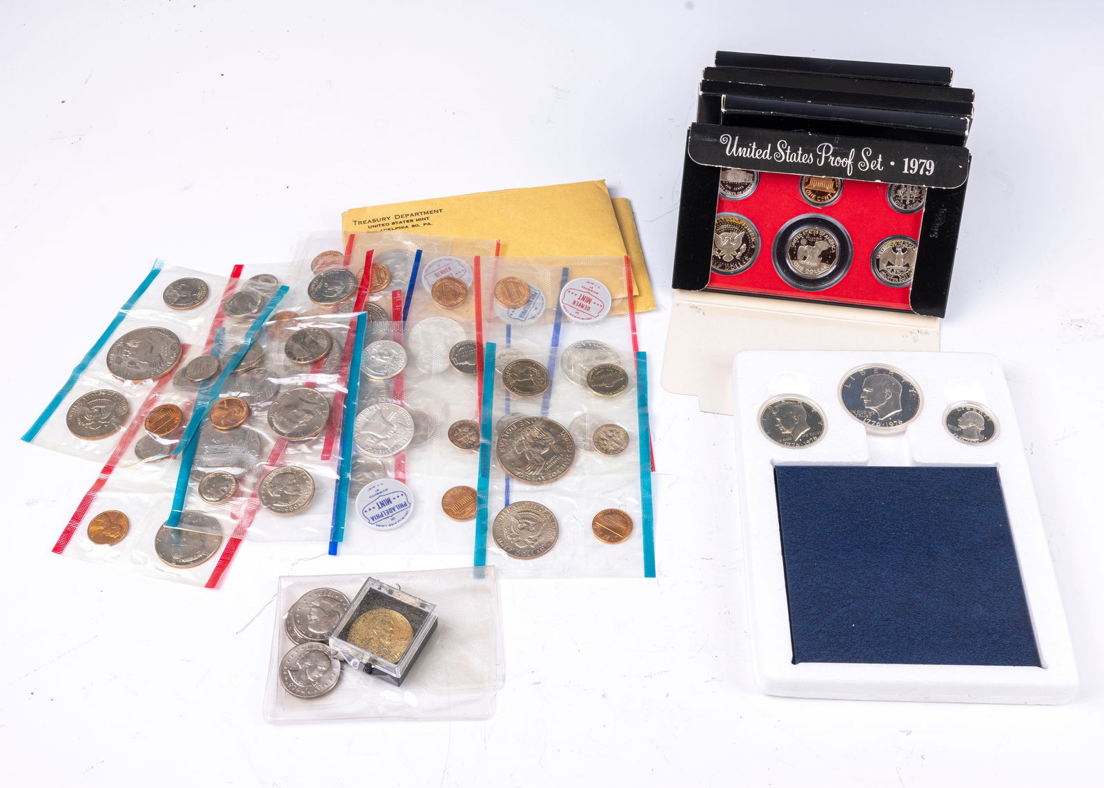 A COLLECTION OF UNITED STATES PROOF AND MINT SETS (1 of 1)