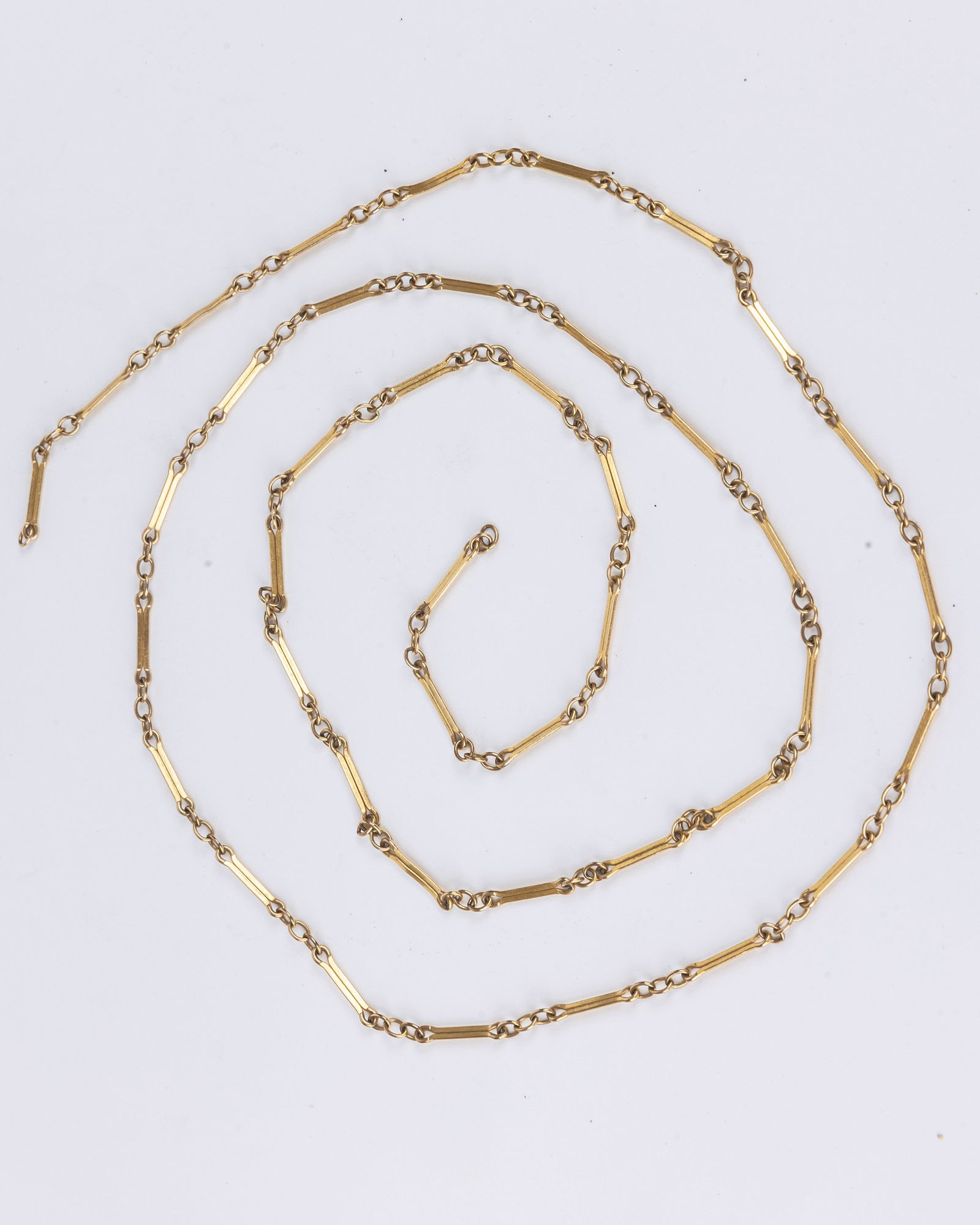 A 14K GOLD NECKLACE. Multi link with interlocking loops. (1 of 1)