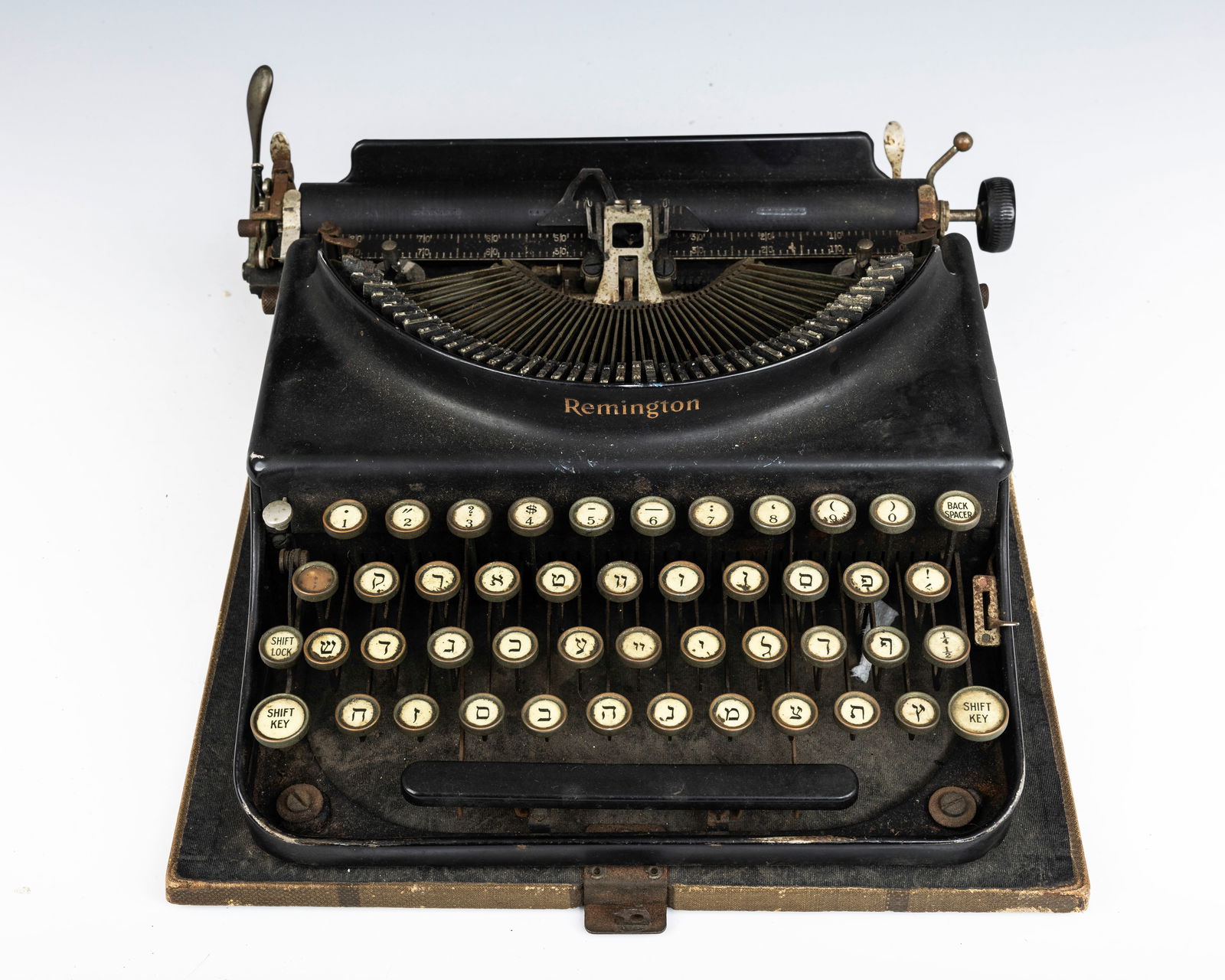 AN ANTIQUE YIDDISH TYPEWRITER BY REMINGTON. American, c. 1909. Large model with Yiddish keys. (1 of 1)