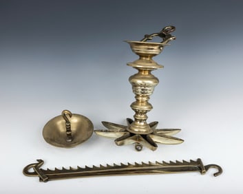 A LARGE BRONZE JUDENSTERN. Germany, c. 1800. Star shaped oil holders with original parts.