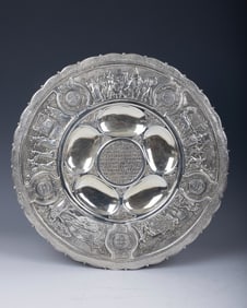 A SILVER SEDER DISH IN  BEZALEL STYLE . Israel, 20th century. Tray on 4 legs Stamped with Zev Raban