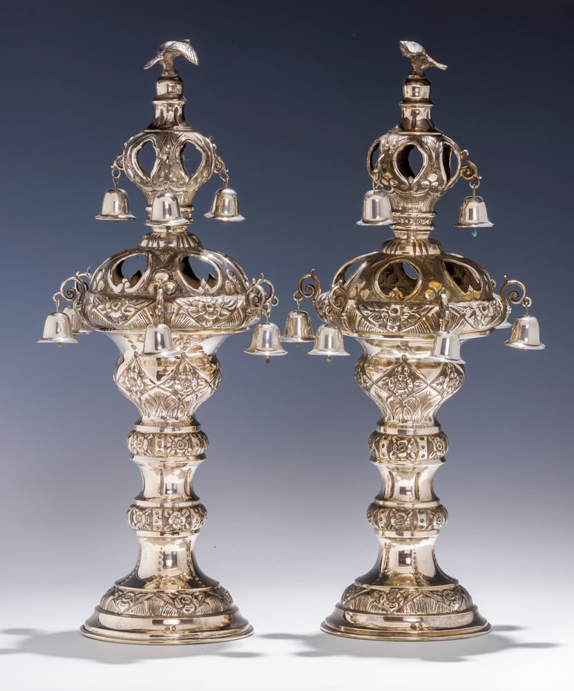 A PAIR OF SILVER TORAH FINIALS (1 of 1)