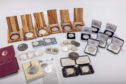 A COLLECTION OF ISRAELI SILVER MEDALS. Including:(2) 30th anniversary of the unification of