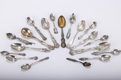 A LARGE GROUP OF AMERICAN SOUVENIR  STERLING SILVER SPOONS