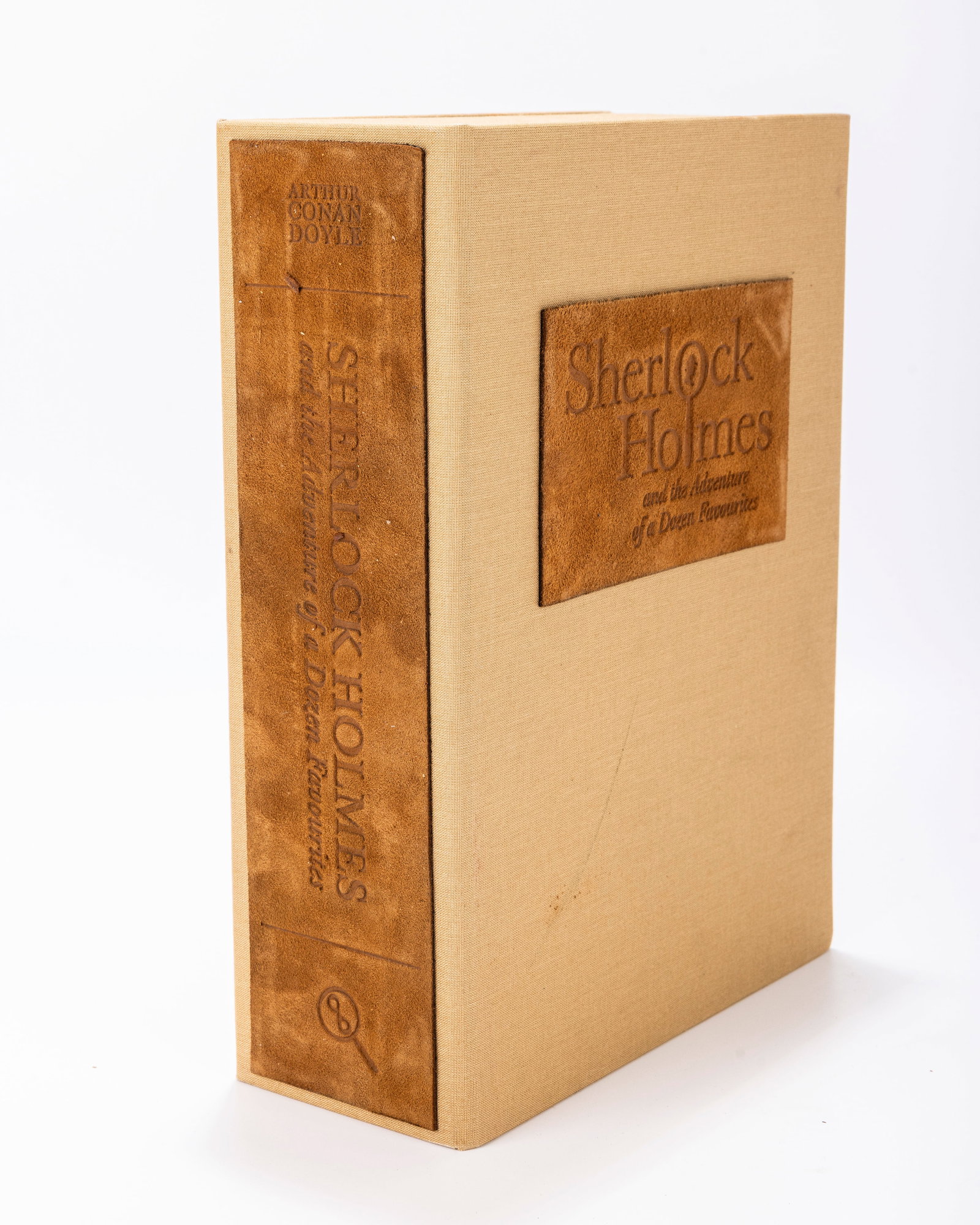 SHERLOCK HOLMES AND THE ADVENTURE OF ADOZE FAVOURITES. DETECTIVE EDITION. Collectors issue by: SHERLOCK HOLMES AND THE ADVENTURE OF ADOZE FAVOURITES. DETECTIVE EDITION. Collectors issue by AMARATHINE BOOKS. In an exquisite presentation case with magnifying glass. Sells for $660. Copy 126 of 200