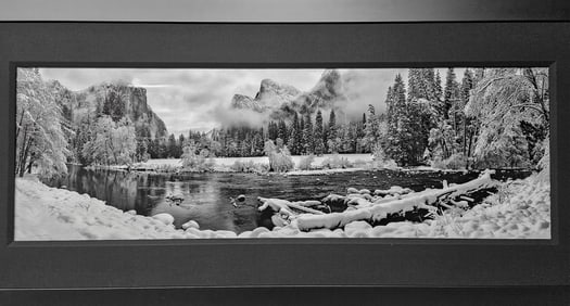 A MONUMENTAL PHOTOGRAPH BY PETER LIK (1959-)