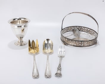 A GROUP OF FIVE PIECES OF TIFFANY AND COMPANY STERLING SILVER. New York, c. 1920. Includes a large