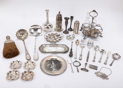 A LARGE GROUP OF STERLING SILVER HOLLOWARE, TABLEWARE AND FLATWARE. American and European, 19th and
