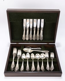 WALLACE GRAND BAROQUE STERLING SILVER SERVICE.
