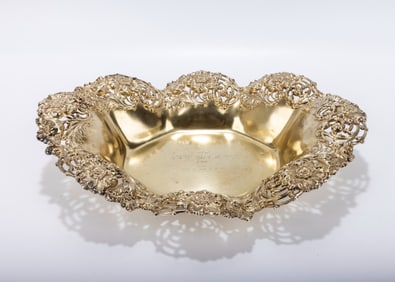 A LARGE GILDED ART NOUVEAU SERVING DISH BY DOMINICK AND HAFF, c. 1920. Retailed by Antique Bigelow