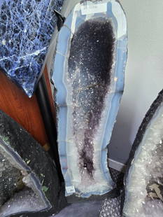AMETHYST CATHEDRAL GEODE WITH POLISHED EDGES: 25" TALL, 9" AT IT'S WIDEST 28.5 KILOGRAMS