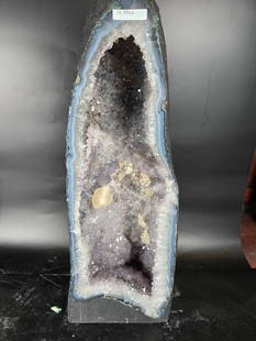 AMETHYST CATHEDRAL GEODE WITH POLISHED EDGES: 23" TALL AND 7.5" AT IT'S WIDEST, 19.55 KILOGRAMS