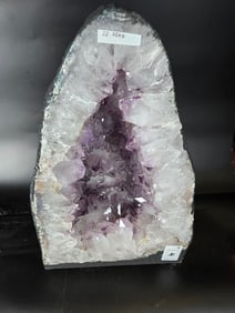 AMETHYST GEODE CATHEDRAL