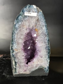 AMETHYST GEODE CATHEDRAL