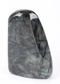 A POLISHED LABRADORITE SPECIMEN