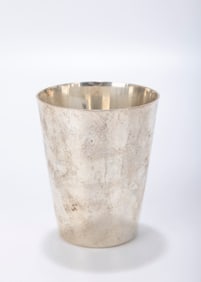 A STERLING SILVER KIDDUSH CUP BY MICHAEL ENDE. Jerusalem, c. 1980. Beaker form. Simplistic form.