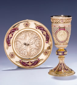 A MAGNIFICENT 18K GOLD FESTIVAL GOBLET AND UNDERPLATE BY YAAKOV DAVIDOFF
