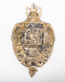 A LARGE PARCEL GILT AMULET. Italy, 19th century. In traditional form with the Decalogue, a heart