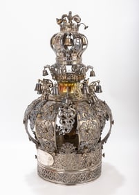 A LARGE STERLING SILVER TORAH CROWN. American, c. 1940. Traditional form with lattice work and three