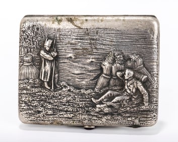 A RARE RUSSIAN EMBOSSED SILVER CIGARETTE CASE. Moscow, 1908 - 1926. Embossed with battlefield