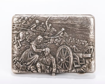 A RARE RUSSIAN EMBOSSED SILVER CIGARETTE CASE. Moscow, 1908 - 1926. Embossed with an elderly woman