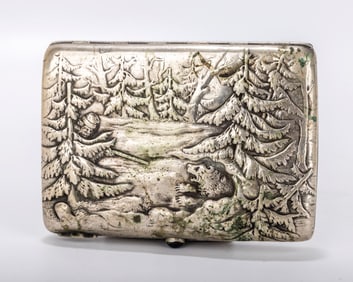 A RARE RUSSIAN EMBOSSED SILVER CIGARETTE CASE. Moscow, 1898 - 1914. Embossed with a hunting scene of