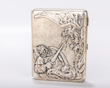 A RARE RUSSIAN EMBOSSED SILVER CIGARETTE CASE.Russian, c. 1908 - 1926. Embossed with St. George