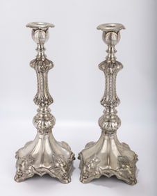 A MONUMENTAL PAIR OF SILVER SABBATH CANDLESTICKS. Vienna, c. 1900. On elegant grapevine stems with