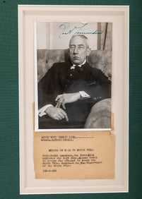 AN AUTOGRAPHED PHOTOGRAPH OF ROALD ENGELBREGT GRAVNING AMUNDSEN (July 16, 1872 - June 18, 1928)