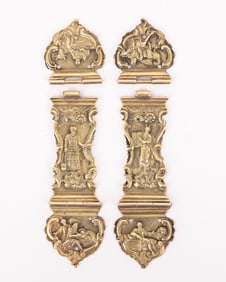31. A PAIR OF DUTCH GOLD FIGURAL BOOK CLASPS. The Netherlands, 18th century. Cast and chased with
