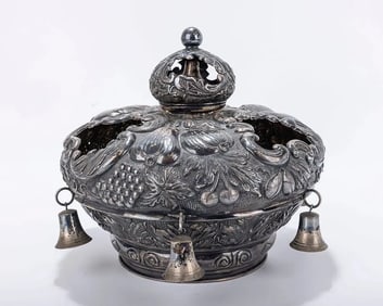 A SILVER TORAH CROWN. Hungarian, 20th century. Chased with fruits, scrolls and other organic designs