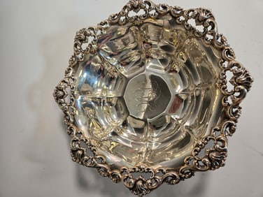 A STERLING SILVER BOWL BY MATHEWS AND PRIOR, NEW YORK 1898 - 1904